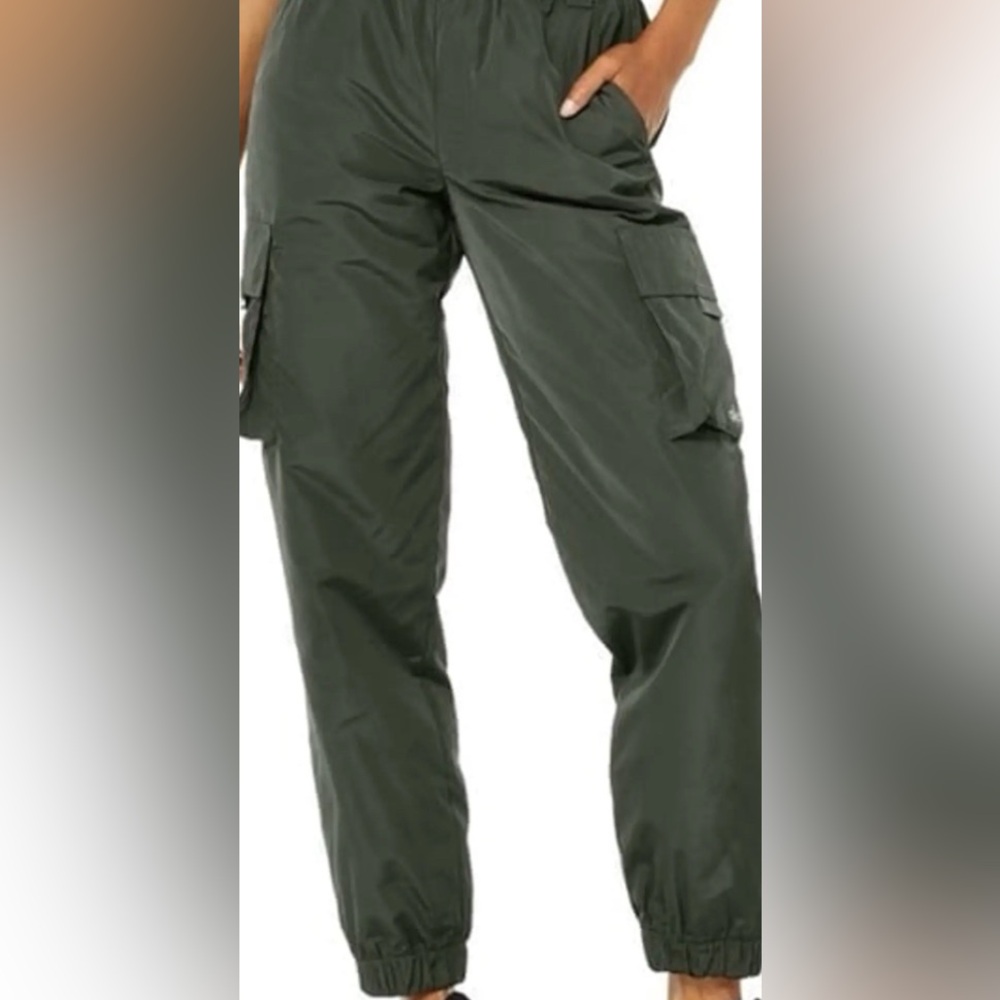 ALO Yoga Women's Utility Joggers - Khaki